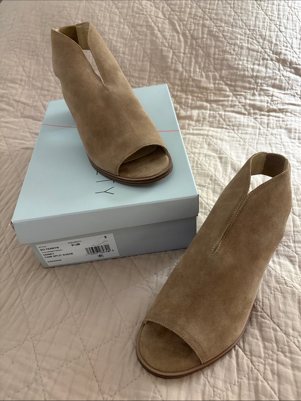 Sole Society Terryn Sandals. Cow Split Suede. “Honey” Color. Sz 9.5.